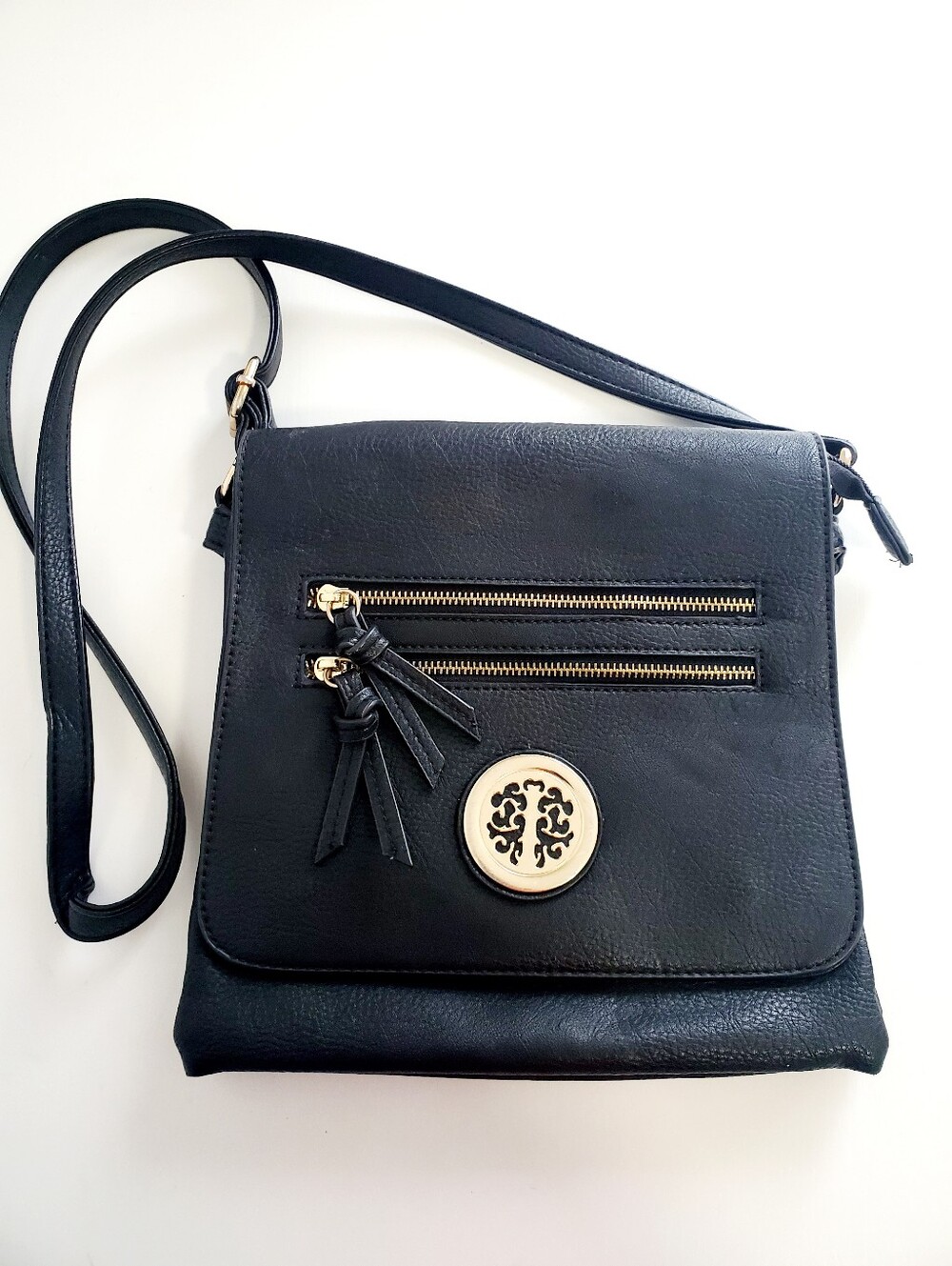Daisen Black Crossbody Bag